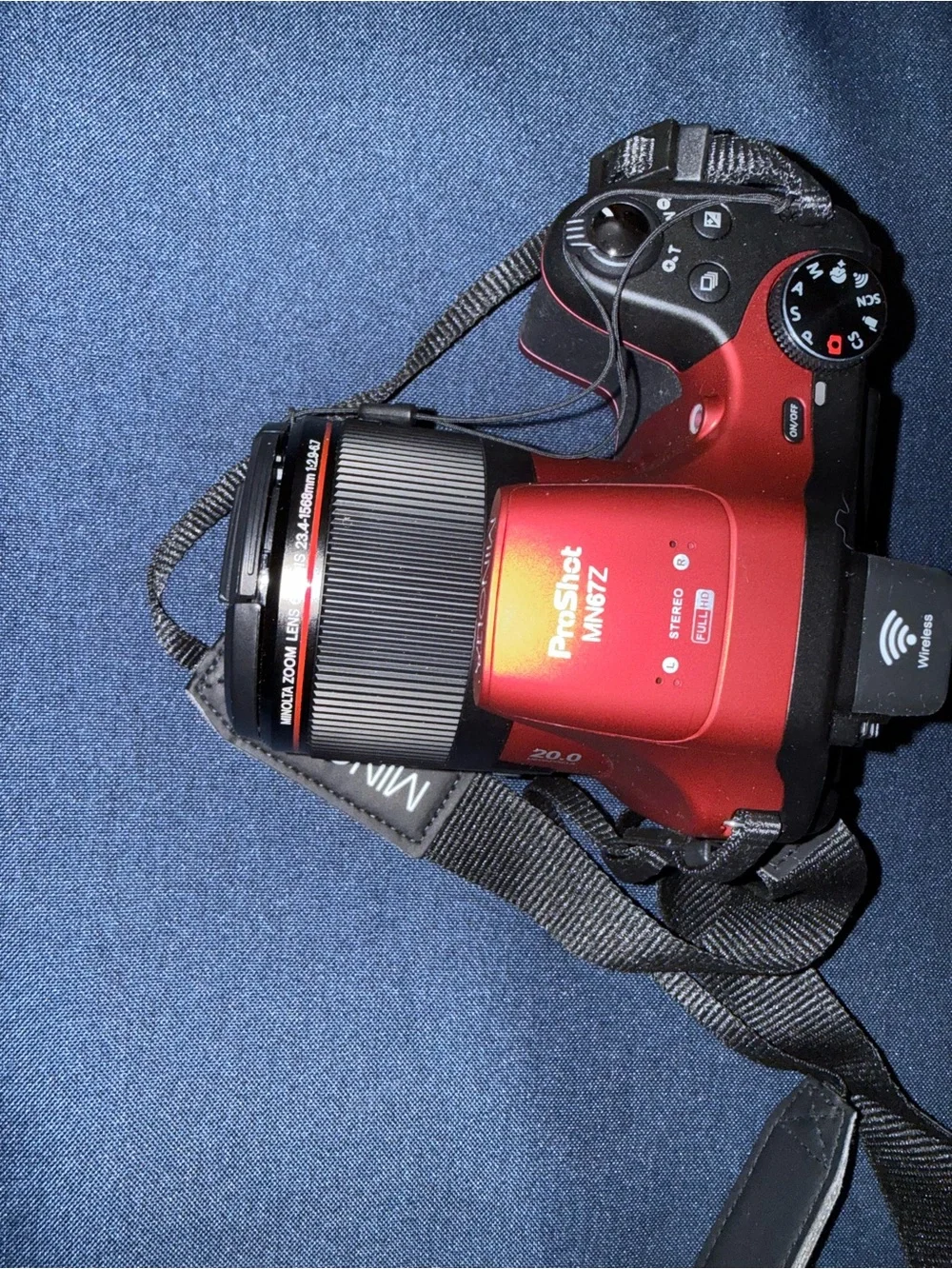 Minolta Red Precision MN672 Digital Camera with Zoom Lens